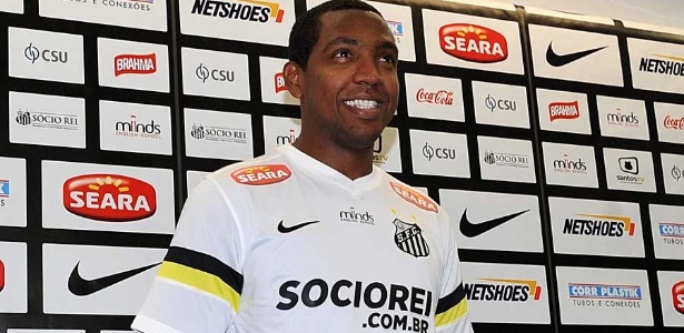 Renato Abreu defendeu o Santos em 2013 e realizou o sonho do pai - Divulgação/SantosFC