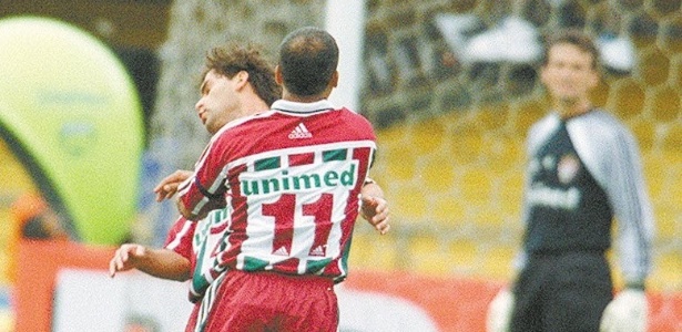 Romário acerta tapa no rosto do zagueiro Andrei em 2002 - Fernando Santos / Folhapress