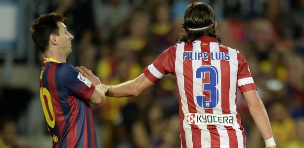 Filipe Luis fica na marcação de Lionel Messi na partida entre Atlético de Madri e Barcelona - AFP PHOTO/ LLUIS GENE