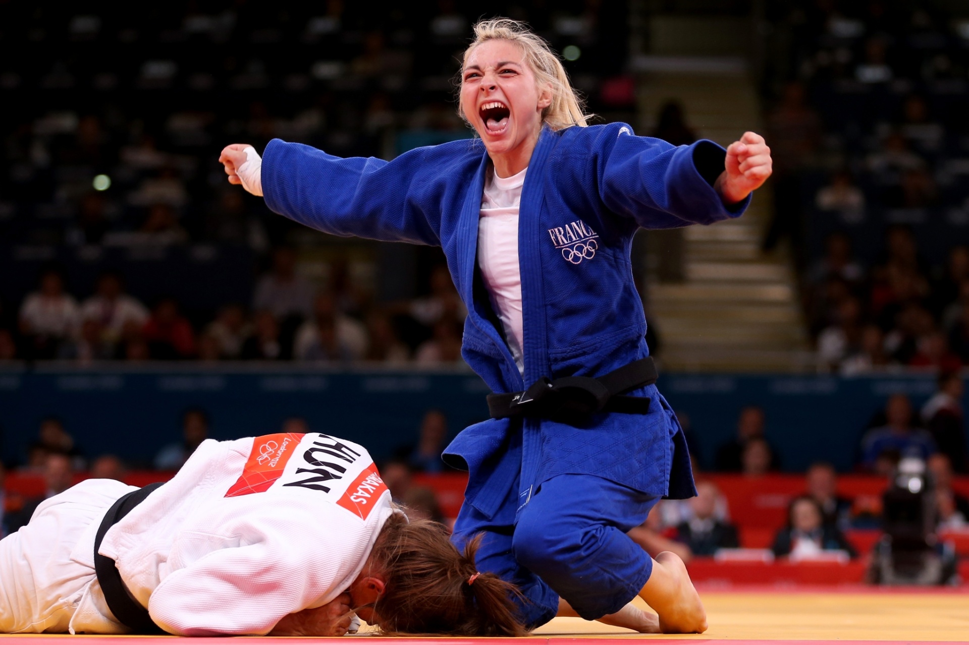Jul.2012 - Francesa Automne Pavia comemora vitória na disputa do bronze nos Jogos Olímpicos de Londres - Julian Finney/Getty Images