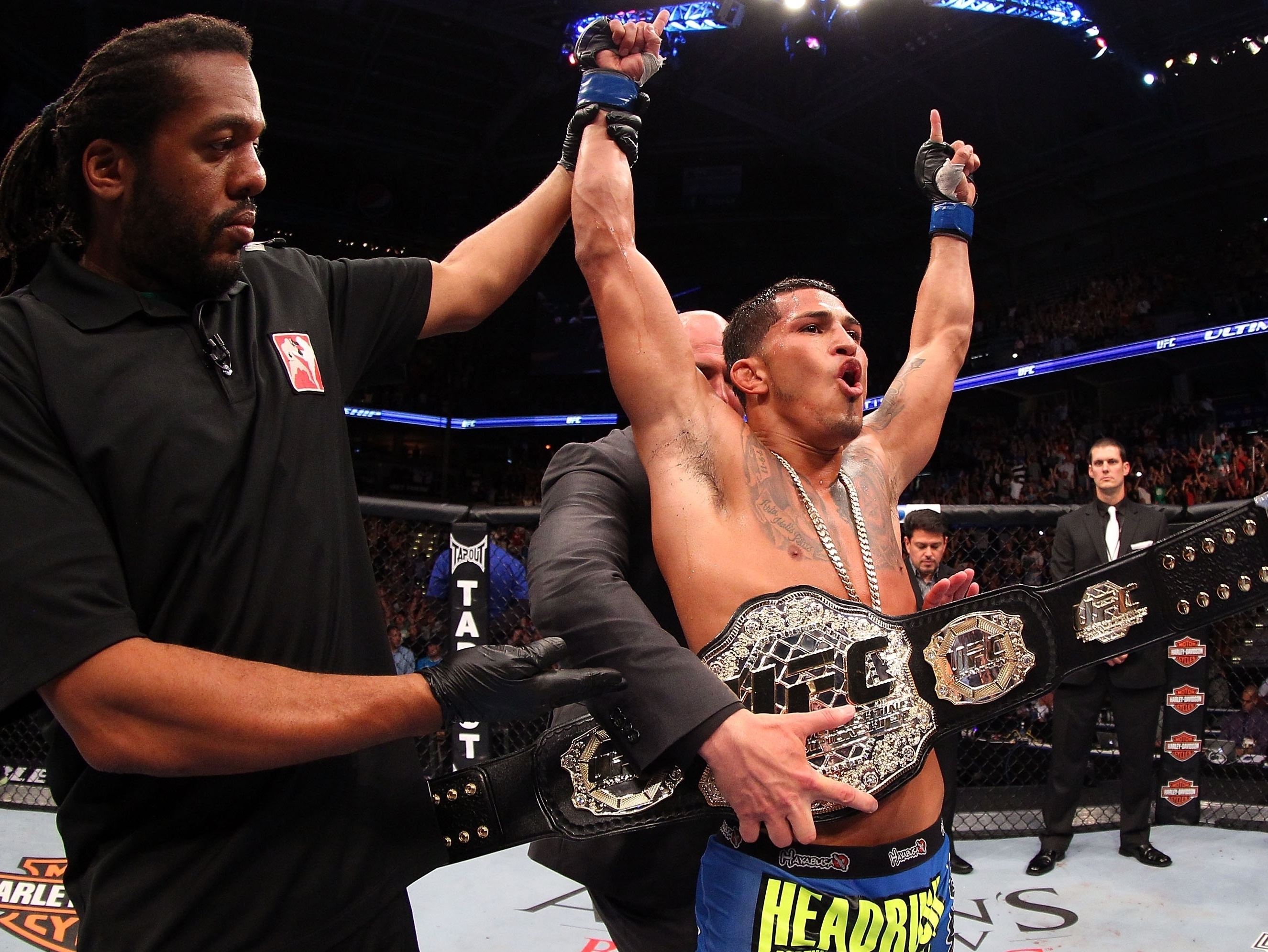 Ex-campeão dos leves, Anthony Pettis anuncia mudança para o peso