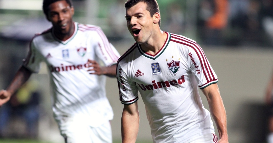 04.set.2013 - Wagner, do Fluminense, comemora gol em partida contra o Atlético-MG