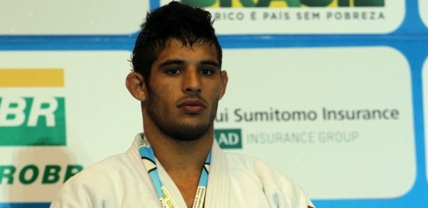 O judoca cubano Asley Gonzalez conquistou o ouro na categoria até 90kg no Mundial do Rio - EFE/ Antonio Lacerda