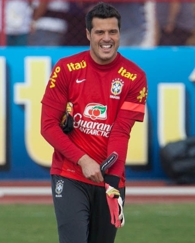 06.set.2013 - Julio Cesar durante treinamento da seleção brasileira