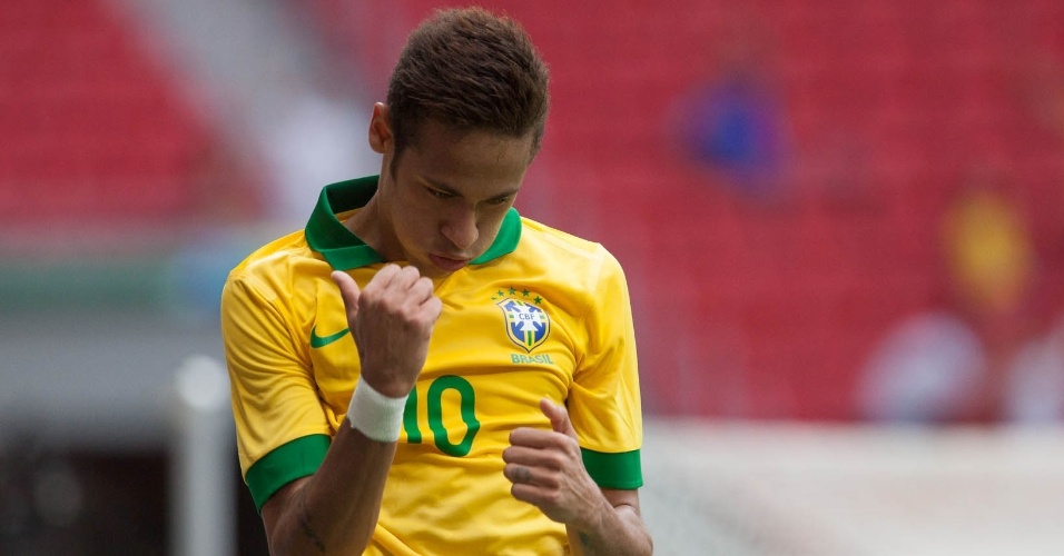07.set.2013 - Neymar comemora gol pela seleção brasileira no amistoso contra a Austrália, no estádio Mané Garrincha