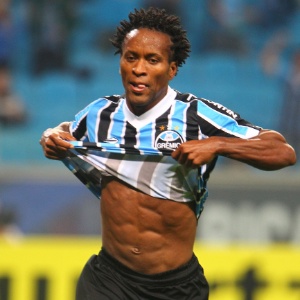 07.set.2013 - Zé Roberto comemora gol do Grêmio - Lucas Uebel/Preview.com