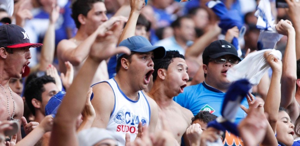 Cruzeiro conta com o apoio da torcida no Mineirão, onde o aproveitamento celeste é de 96% em 2013 - Washington Alves / Vipcomm