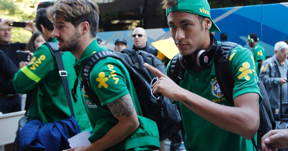 Neymar foi recepcionado com festa pelos fãs em Boston