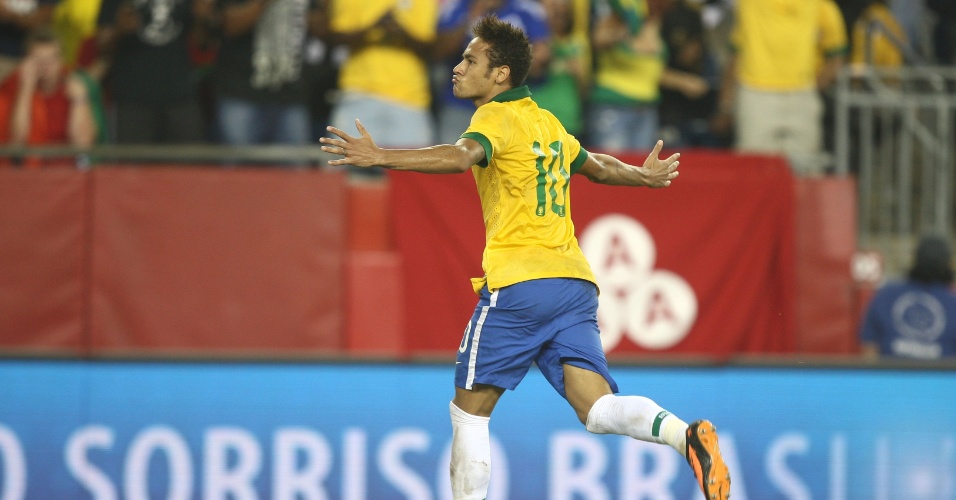 10.09.13 - Neymar comemora gol do Brasil contra Portugal em amistoso nos EUA