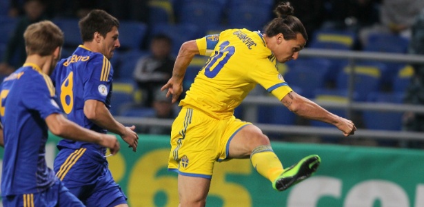 Ibrahimovic, em ação pela seleção da Suécia contra o Cazaquistão