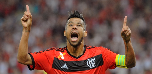 Lateral Léo Moura, de 36 anos, defendeu Flamengo por dez anos e era capitão da equipe - Divulgação/Alexandre Vidal/Fla Imagem
