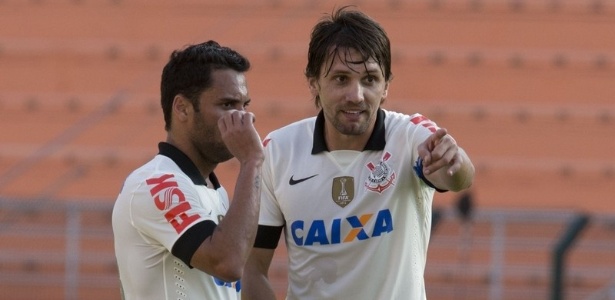 Paulo André e Ibson devem começar o jogo contra o Atlético-PR no banco de reservas em Mogi Mirim - Daniel Augusto Jr./Ag. Corinthians