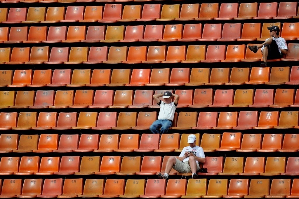 15.set.2013 - Torcedores do Corinthians aguardam nas arquibancadas do Pacaembu o início da partida contra o Goiás - Reinaldo Canato/UOL