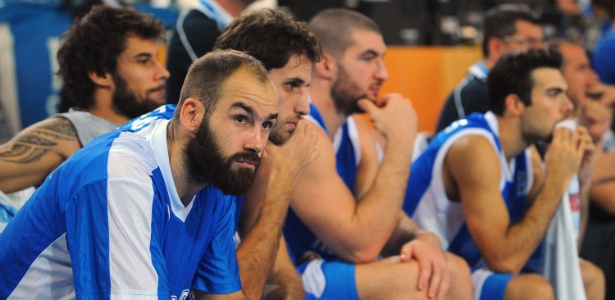 Grécia foi eliminada da Eurobasket e se juntou a Rússia, Turquia, Brasil e China na espera por um convite - AFP PHOTO / ANDREJ ISAKOVIC