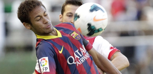 Neymar deu assistência para Pedro no terceiro gol - EFE