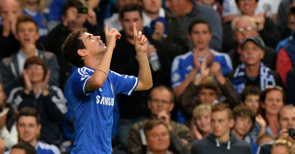 21.set.2013 - Oscar comemora gol em partida do Chelsea contra o Fulham