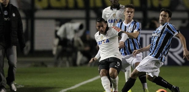 Ralf sorriu ao lembrar de dois chapéus dados em jogo contra o Atlético-MG - Reinaldo Canato/UOL
