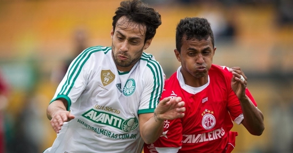 Valdivia foi a principal figura do meio-campo alviverde no jogo contra o América-RN, no Pacaembu
