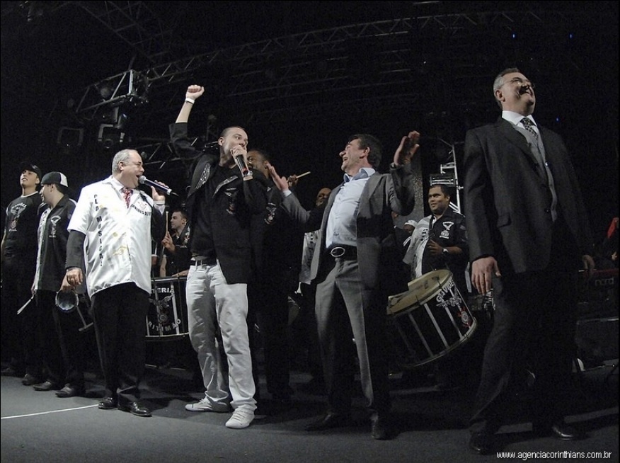 Ex-presidente do Corinthians, Andrés Sanchez celebra aniversário do clube na arena alvinegra