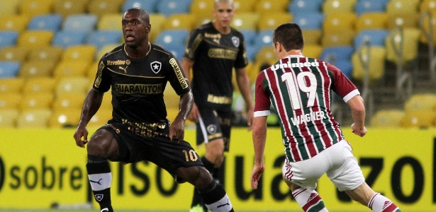 Seedorf tenta driblar Wagner durante clássico entre Botafogo e Fluminense no Maracanã - Vitor Silva/SSPress