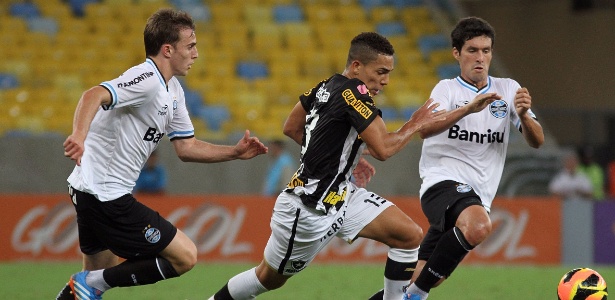 Cristian Riveros reclama de jogar lesionado no Grêmio e desfalca seleção do Paraguai - Vitor Silva/SSPress