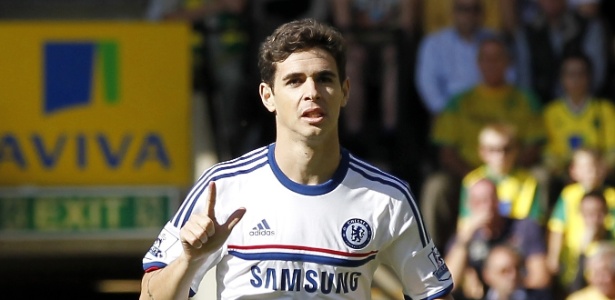 Brasileiro Oscar é o artilheiro do Chelsea no Inglês com três gols - IAN KINGTON / AFP