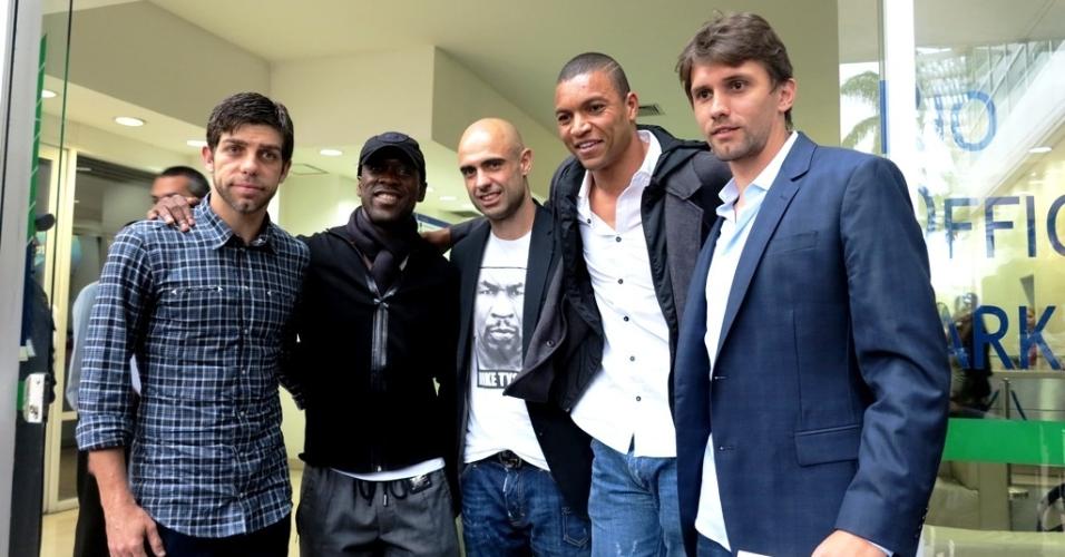 07.out.2013 - Juninho Pernambucano, Seedorf, Cris, Dida e Paulo André representaram o Bom Senso F.C. em reunião com a CBF