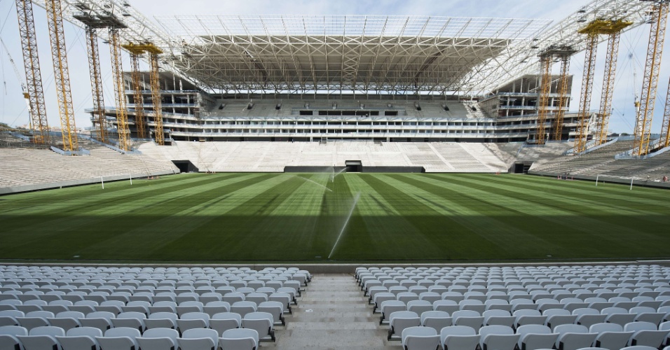 13.out.2013 - Vista do novo estádio do Corinthians, que receberá a abertura da Copa do Mundo em 2014