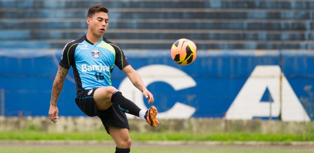 Vargas participa de treinamento do Grêmio nesta sexta-feira e fica à disposição no Grêmio - Vinícius Costa/Agência Preview