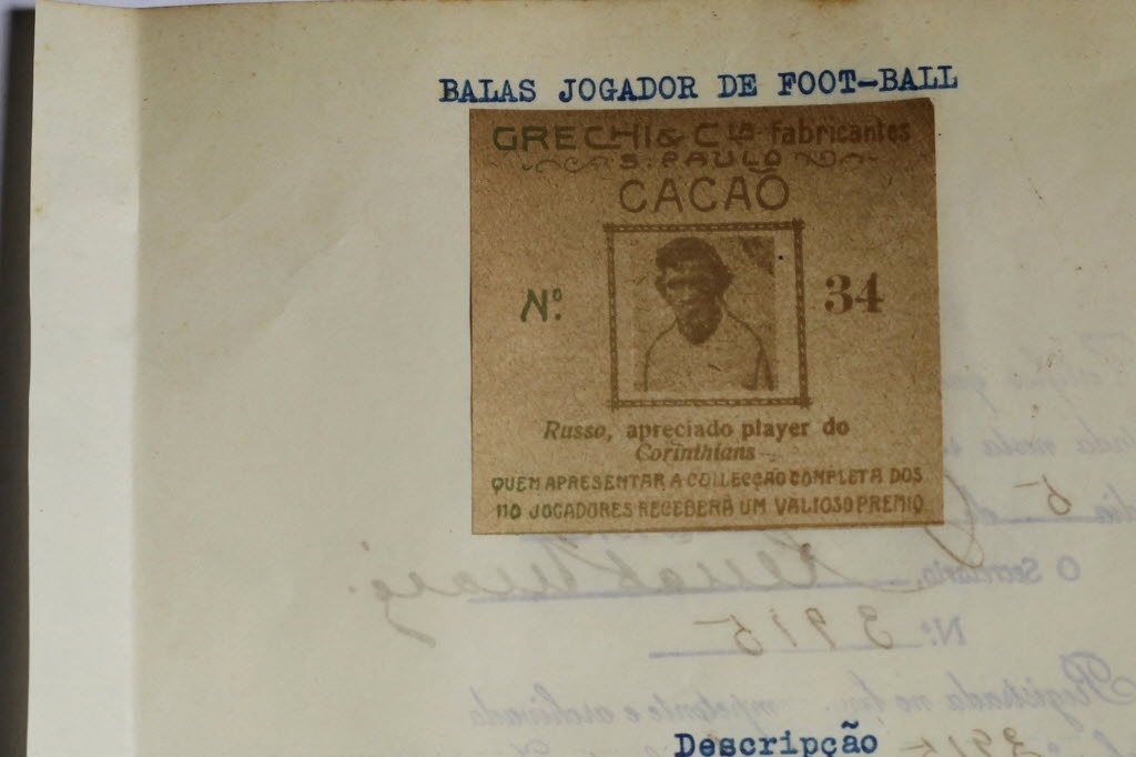 Goleiro russo, que defendeu o Corinthians, é retratado em figurinha rara de 1919 - Reinaldo Canato/UOL