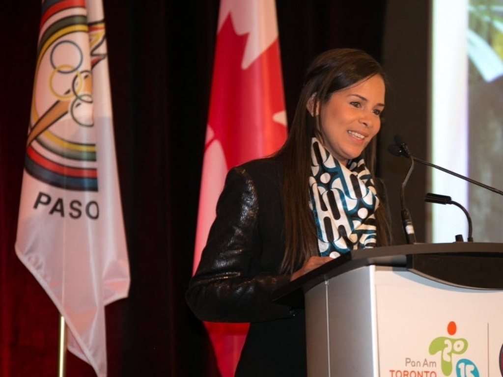 23.out.2013 - Venezuelana Alejandra Benitez faz discurso no Canadá na apresentação da candidatura de Ciudad Bolívar ao posto de sede dos Jogos Pan-Americanos de 2019 - Gloria Nieto / EFE