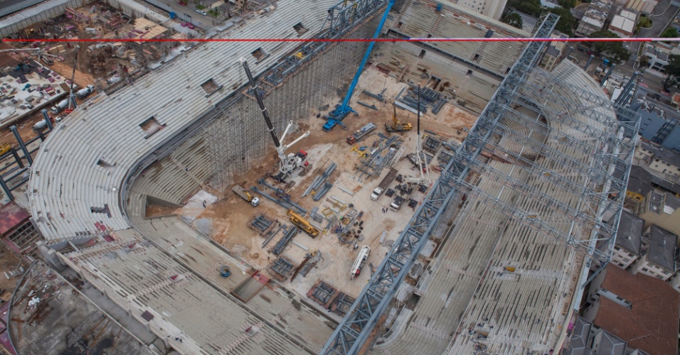 05.09.2013 - Governo federal divulgou imagens da obra da Arena da Baixada, estádio de Curitiba para a Copa