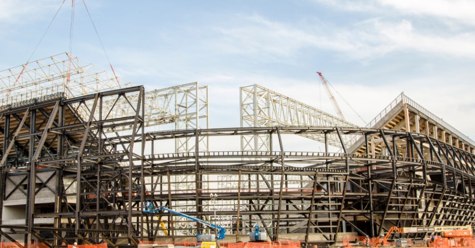 11.09.2013 - Imagens mostram evolução da obra da Arena Pantanal, estádio de Cuiabá para a Copa de 2014