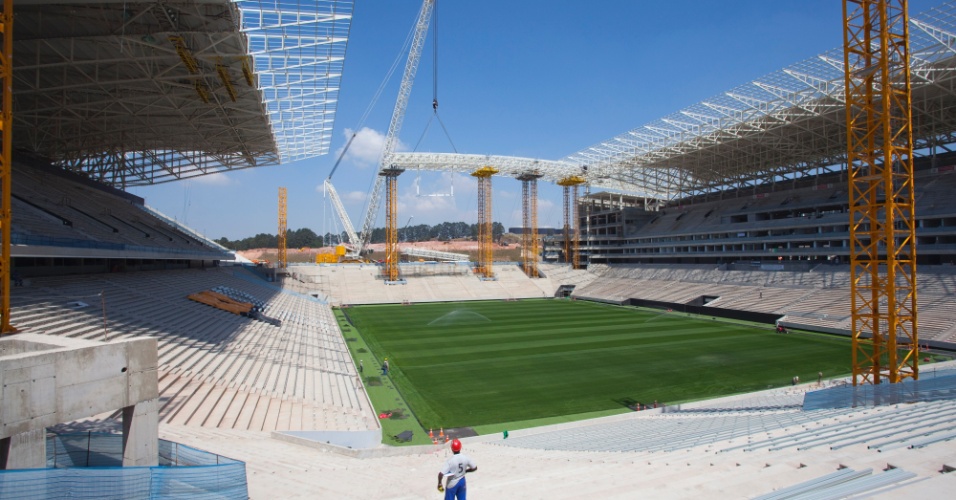 11.09.2013 - O Itaquerão, em São Paulo, é um dos estádios mais adiantados dos que ainda estão em obras