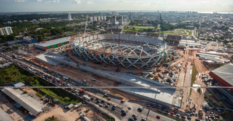 12.09.2013 - Confira imagens da Arena da Amazônia, local dos jogos da Copa de 2014 em Manaus