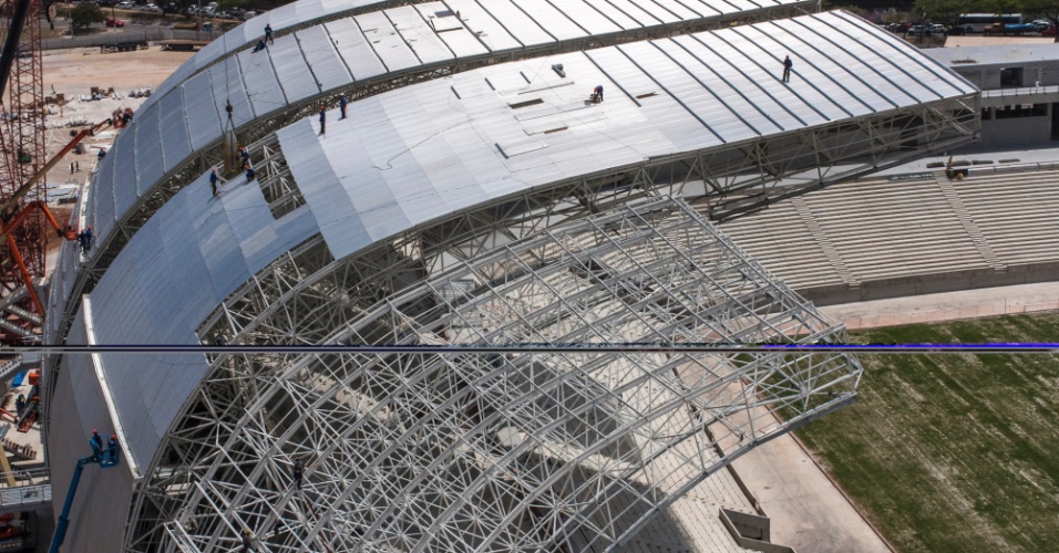 16.09.2013 - Veja como anda a obra da Arena das Dunas, o estádio da Copa de 2014 em Natal