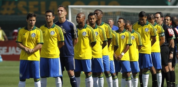 Palmeiras usou o uniforme amarelo em 2013, contra o São Caetano - Reinaldo Canato/UOL