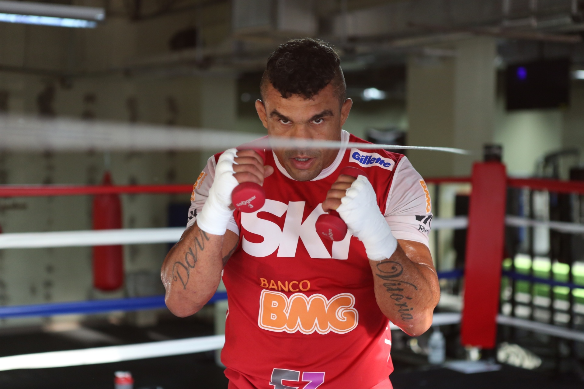 Vitor Belfort encara Dan Henderson em Goiânia, em 9 de novembro, e espera lutar pelo cinturão em seguida - Derek Sismotto/UOL