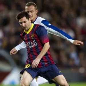 01.11.13 - Messi faz jogada no clássico entre Barcelona e Espanyol pelo Campeonato Espanhol - Alejandro García/EFE