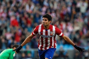 03.nov.2013 - Diego Costa comemora seu gol contra o Athletic Bilbao pelo campeonato espanhol - Susana Vera/Reuters
