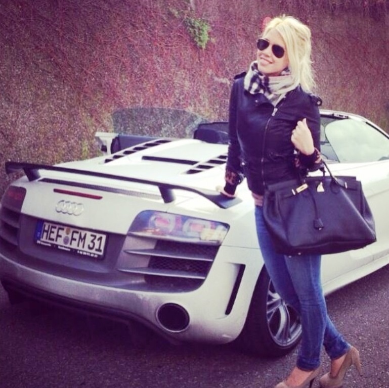 10.nov.2013 - Wanda Nara, modelo e apresentadora, que se separou do atacante argentino Maxi López - Reprodução / Twitter