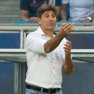 Renato Gaúcho orienta time do Grêmio durante jogo contra o Vasco pela Série A - 13.nov.2013 - Vinícius Costa/ Agência Preview