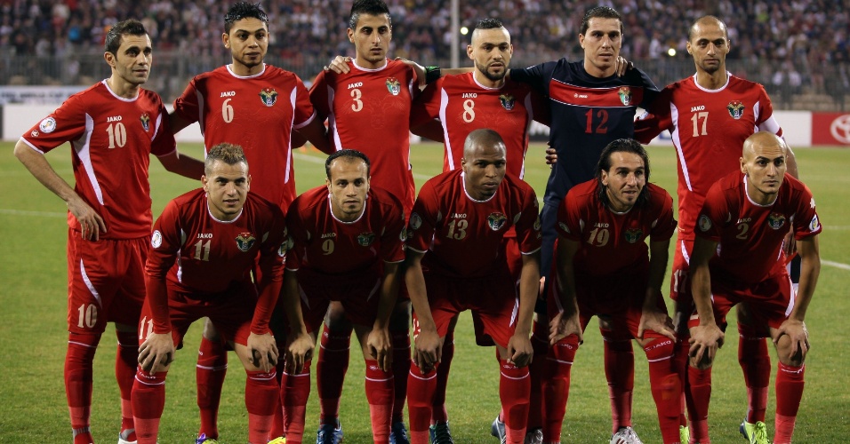 Seleção da Jordânia posa para foto antes do jogo com o Uruguai - 13.11.2013