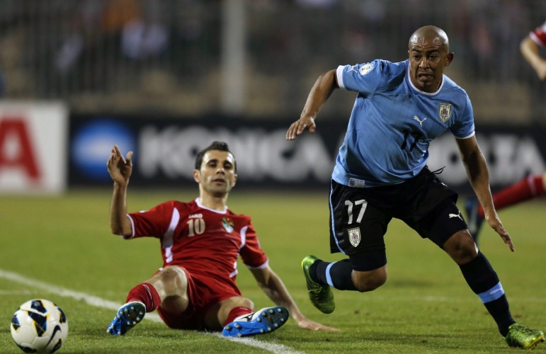 Uruguaio Arevalo vence disputa com Ahmad Hayel, da Jordânia - 13.11.2013