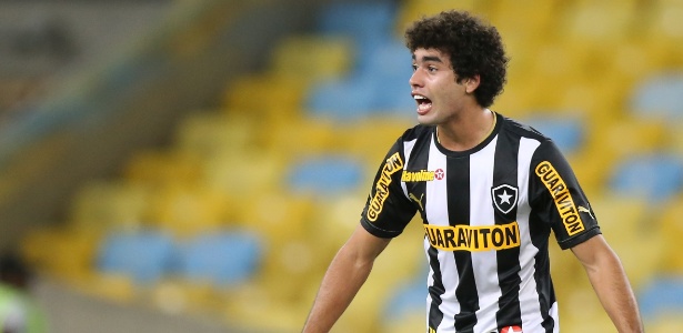 Bruno Mendes não renovou com o Botafogo, e agora irá defender as cores do Atlético-PR - Satiro Sodré / SSPress