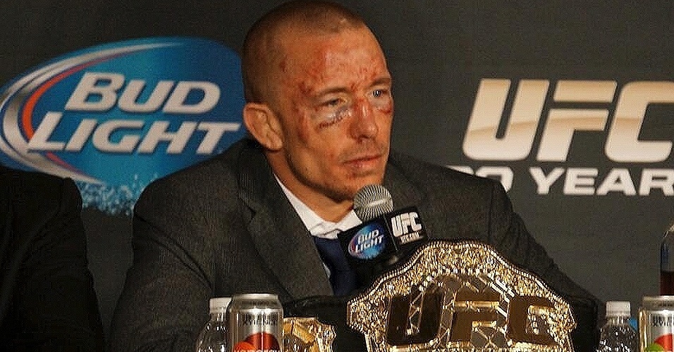 17.nov.2013 - Georges St-Pierre ficou com o rosto bastante machucado após vencer por decisão dos juizes a luta contra Johny Hendricks - UFC/Divulgação