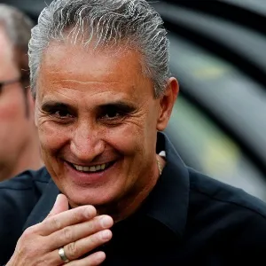 17.nov.2013 - Treinador Tite, em primeiro jogo após Corinthians anunciar que buscará outro treinador em 2014 - Reinaldo Canato/UOL