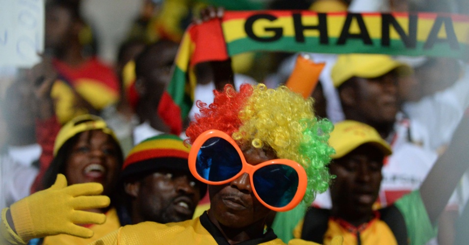 Torcida de Gana aguarda início do jogo contra o Egito pelas Eliminatórias