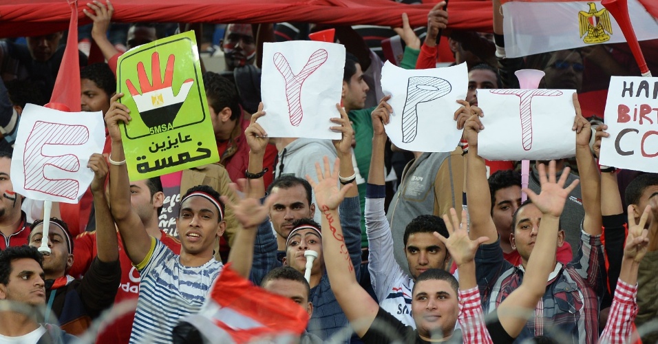 Torcida egípcia faz festa para sua seleção antes do jogo contra Gana