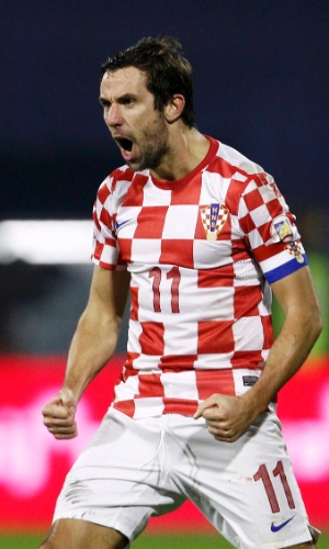 19.nov.2013 - Darijo Srna comemora após marcar um dos gols da vitória por 2 a 0 da Croácia sobre a Islândia; resultado classificou os croatas para a Copa do Mundo-2014